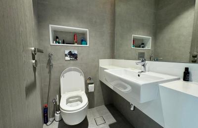 Luxury 1BR Apartment | Water View | District One