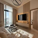 Luxury 1BR Apartment | Pool View | High Floor