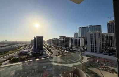 Luxury 1BR Apartment | Pool View | High Floor
